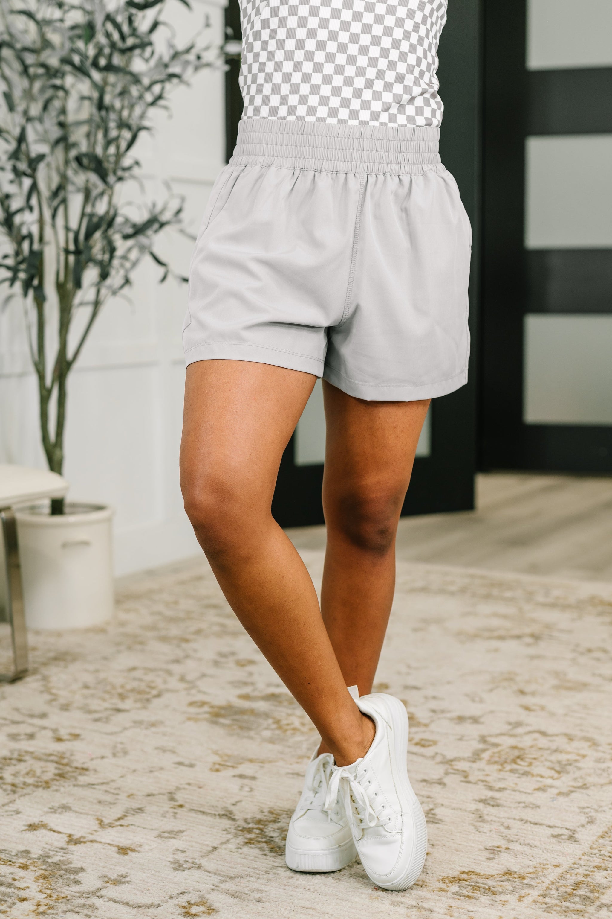 high waisted shorts dress up 7 High-Waisted-Shorts Outfits to Copy and Paste